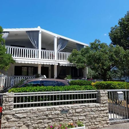 Apartment Leon & Grga Šibuljina Екстериор снимка
