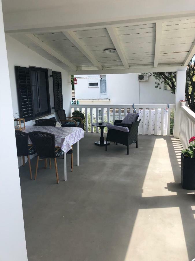 Apartment Leon & Grga Šibuljina Екстериор снимка