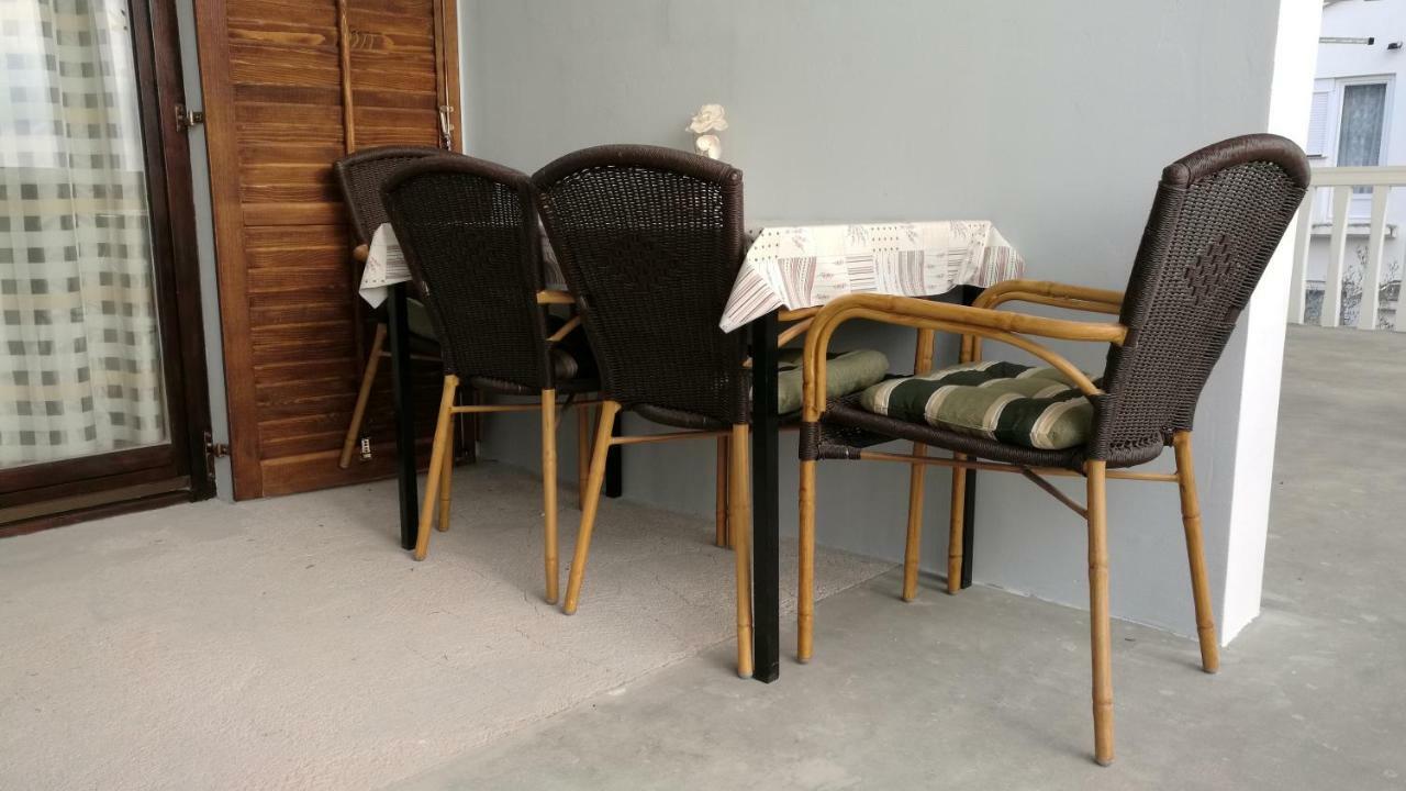Apartment Leon & Grga Šibuljina Екстериор снимка
